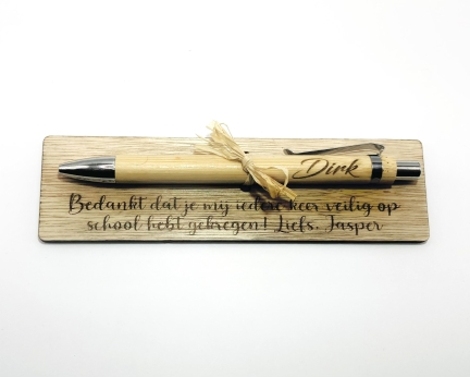 Gegraveerde houten penhouder