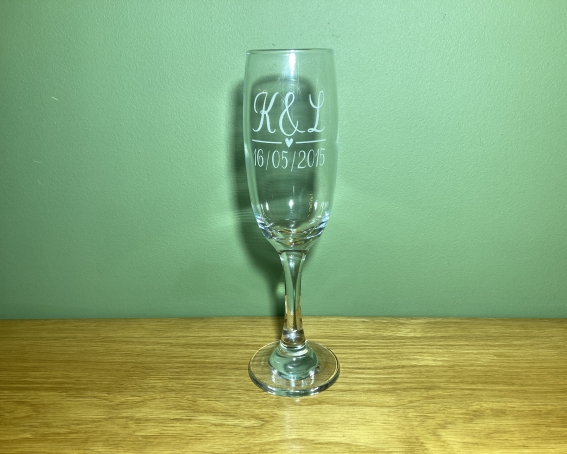 Gepersonaliseerd koffertje met champagneglazen